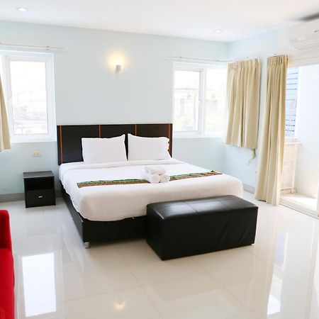 La Viva Hotel Buriram Bagian luar foto