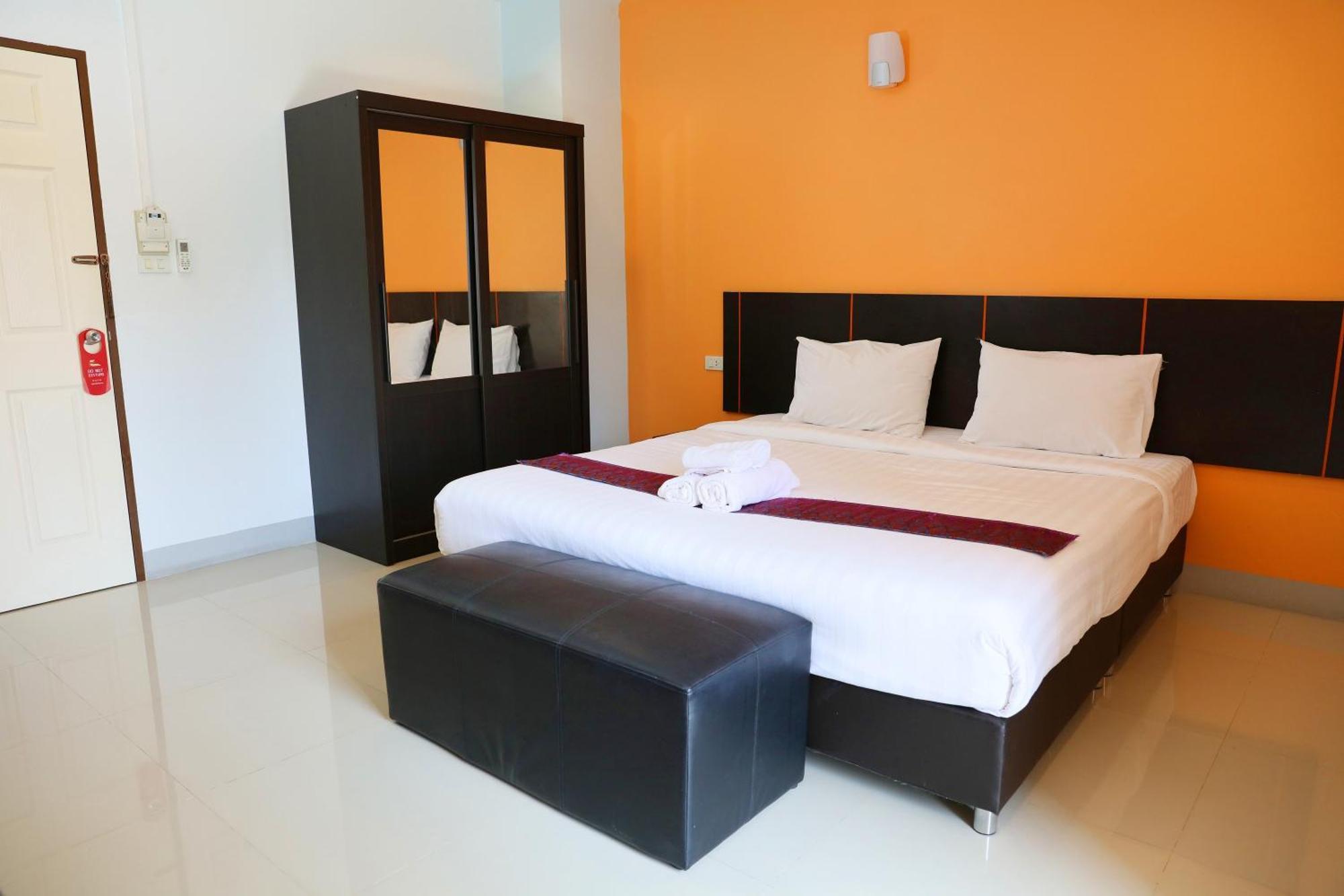La Viva Hotel Buriram Bagian luar foto