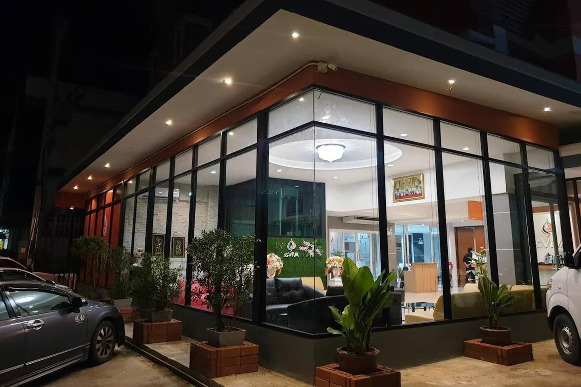 La Viva Hotel Buriram Bagian luar foto